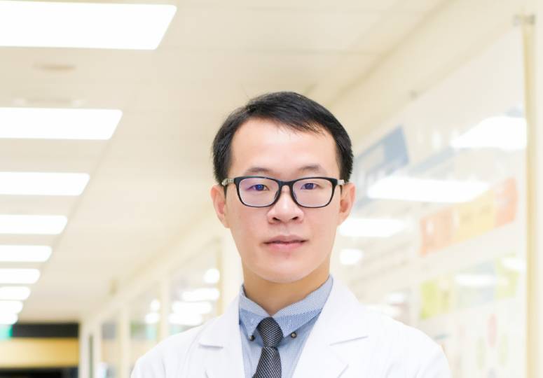 小心眼睛出賣年齡！選對方式讓你輕鬆減齡