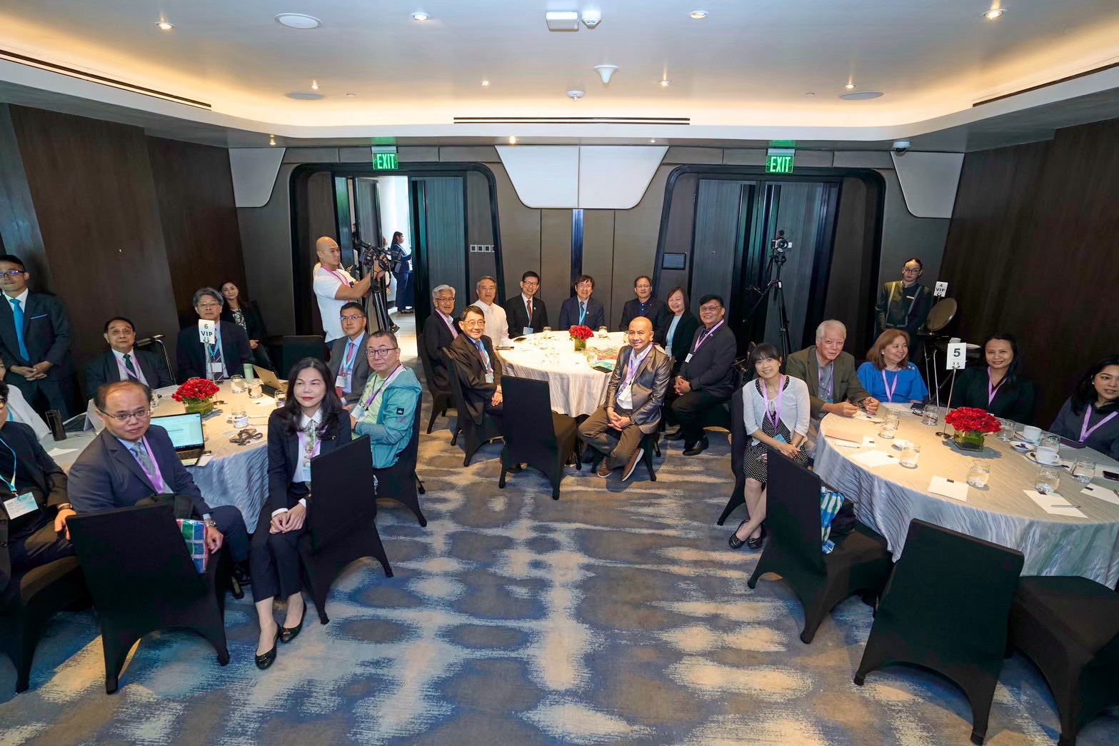 1150213-2.jpg (409 KB)